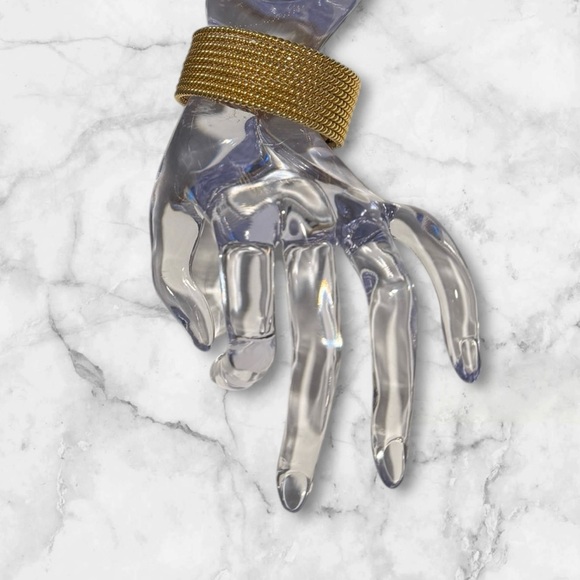 💟💎Vintage Avon Gold Tone Cuff Bracelet - Picture 3 of 10